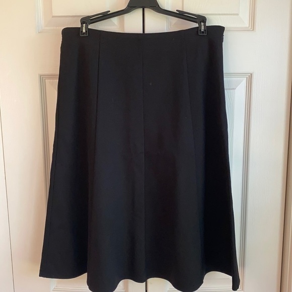 Charter Club Black Side Zip A-Line Skirt Size 8 - Picture 1 of 8